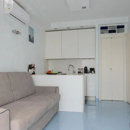 Alba Marina- Fronte Mare 公寓 *